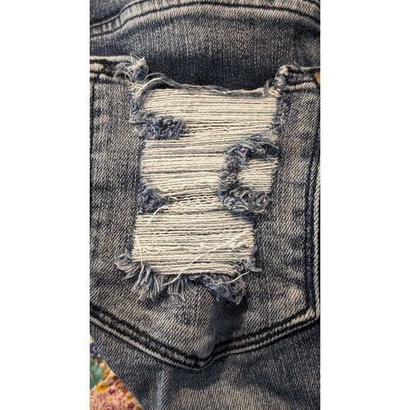 Judy Blue Los Angeles Relaxed Fit Shredded Back Pocket Raw Hem Jean Sz 7/28 - Picture 9 of 15